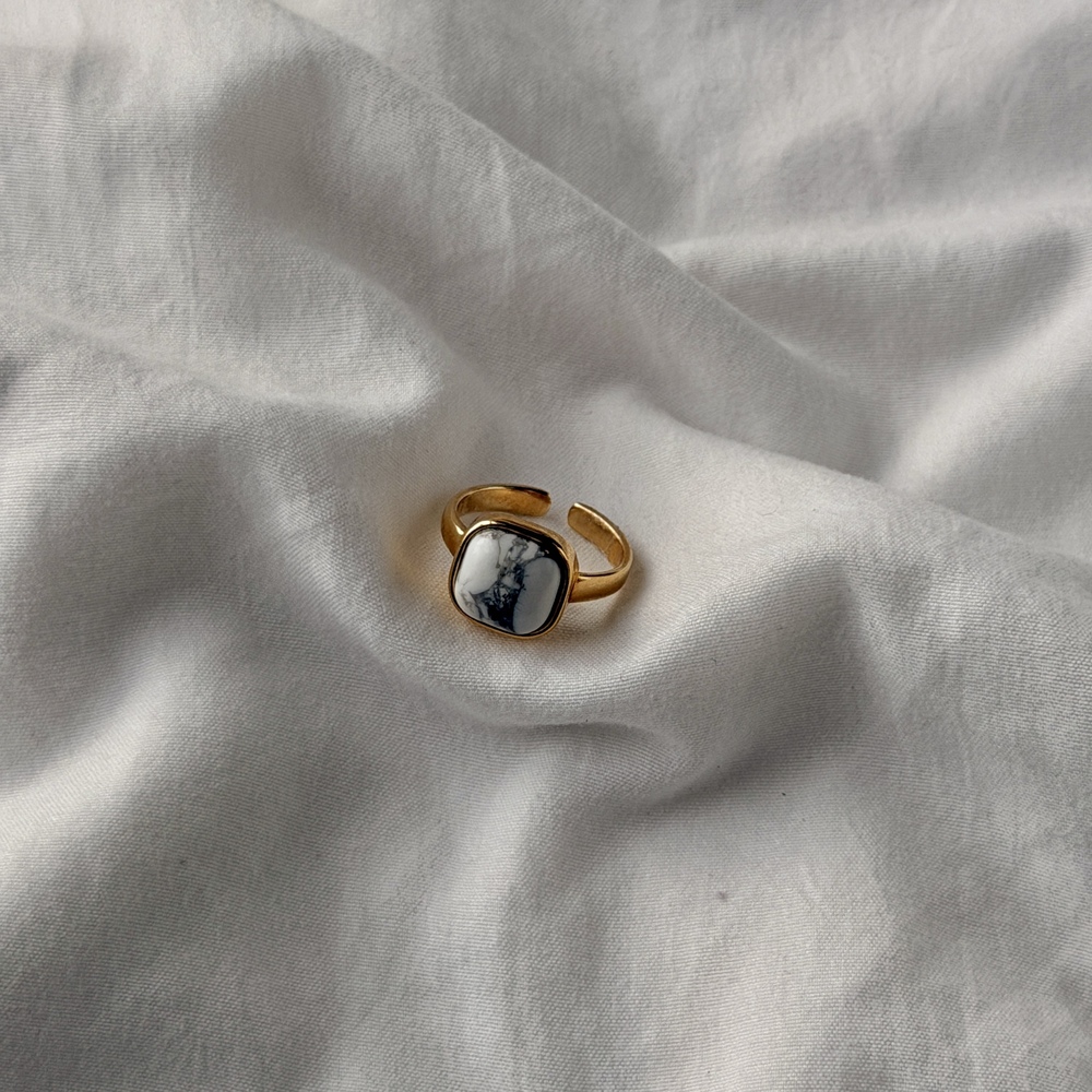 Square White Howlite 18k Gold Plated Adjustable Size (4-7) - Ring
